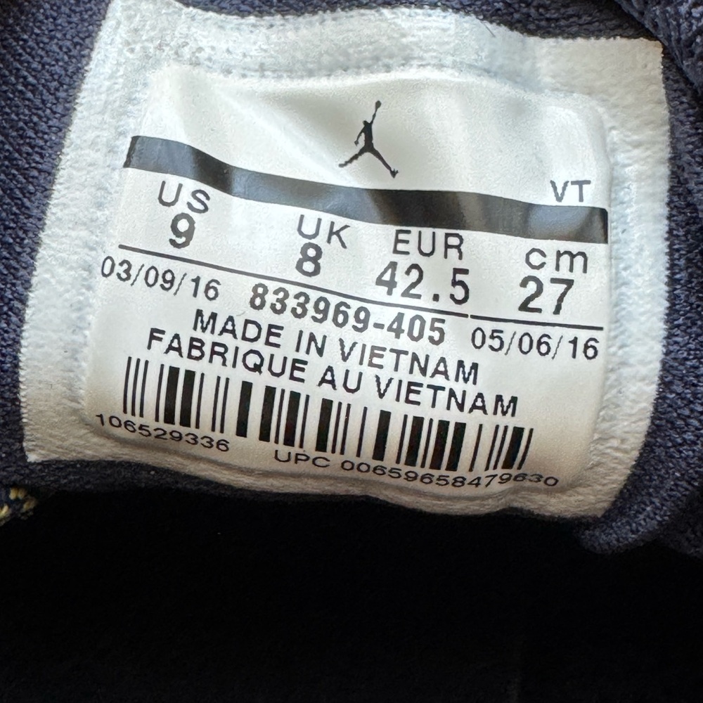 Nike Jordan Flow Navy and Gold Sneakers Size 9 - Picture 11 of 11